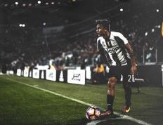 关于巴黎大师赛四强战对决在即！切尔西演练定位球，利雅得新月密集防守应对的信息