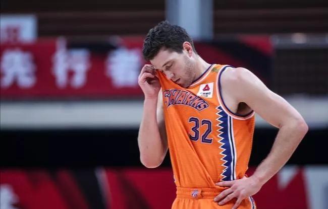 周末西甲前瞻:斯瓦泰克伤情更新,广东男篮冲击连胜纪录